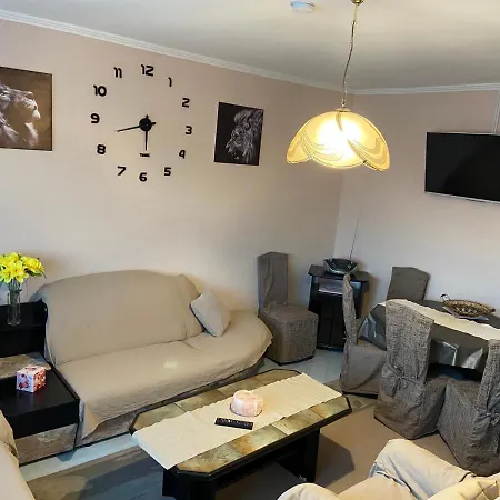 Appartamento Holiday Apartman