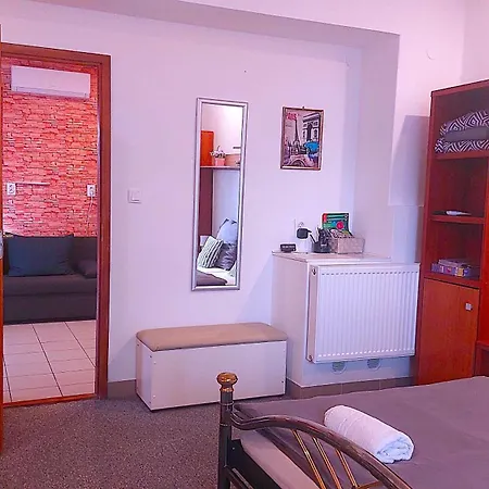 Apartment Holiday Apartman *