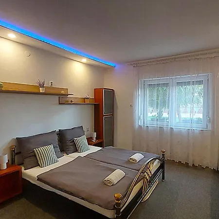 Apartment Holiday Apartman Morahalom