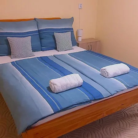 Apartment Holiday Apartman *