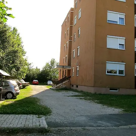 Appartamento Holiday Apartman Hévíz